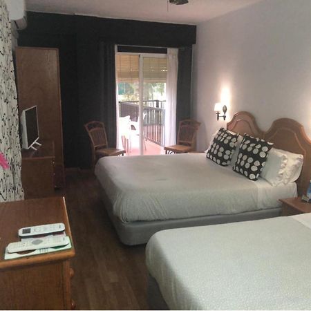 Altura Hostal Victoria מראה חיצוני תמונה
